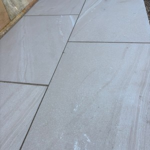 8AAEC6FE-E123-472D-A65D-6C825F585E3D